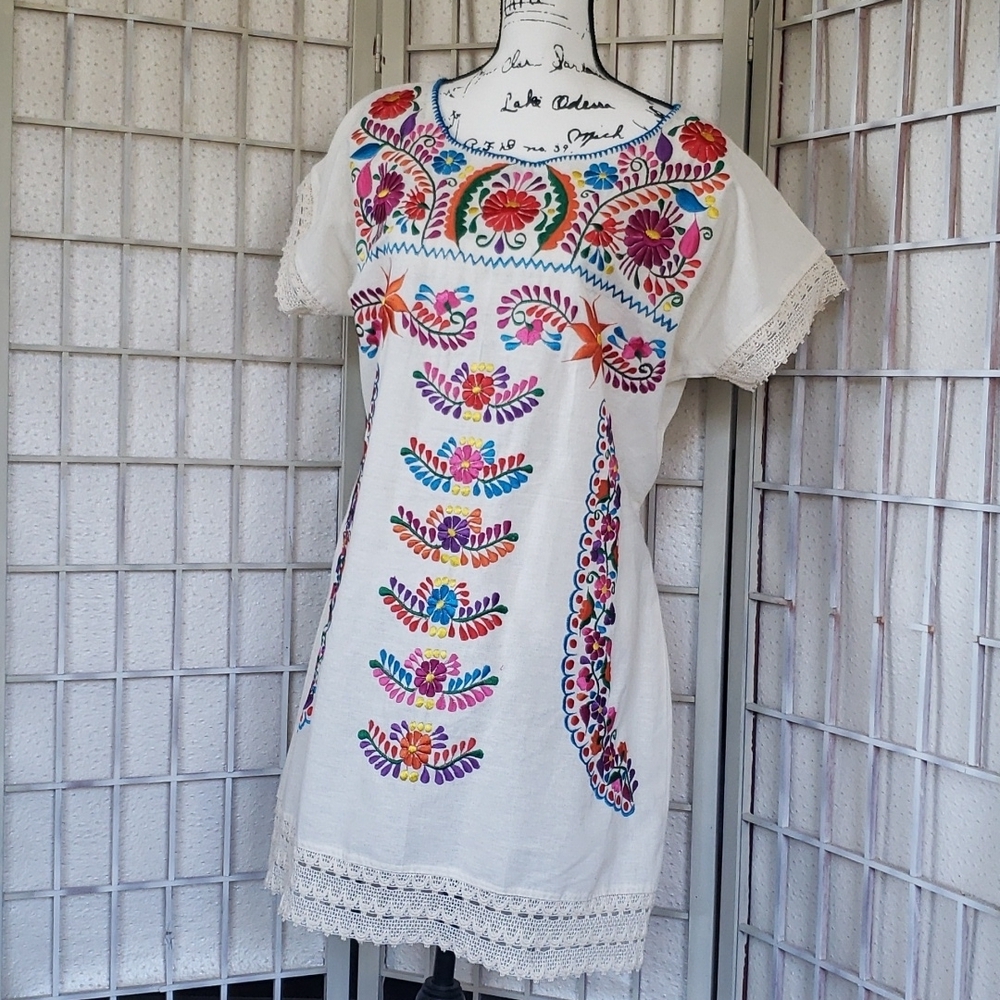 Mexican embroidery short sleeves with lace and tie back dress L